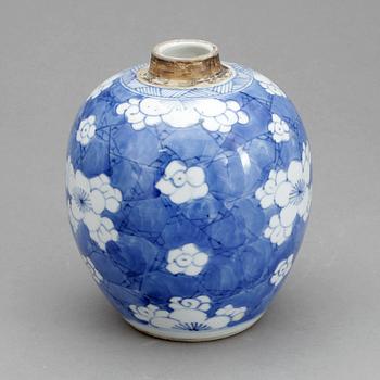 BOJAN, porslin, Kina, Kangxistil, 1800-talets andra hälft.