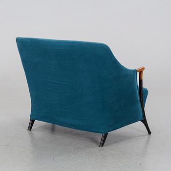 A "PROGETTI" SOFA BY UMBERTO ASNAGO FOR GIORGETTI.