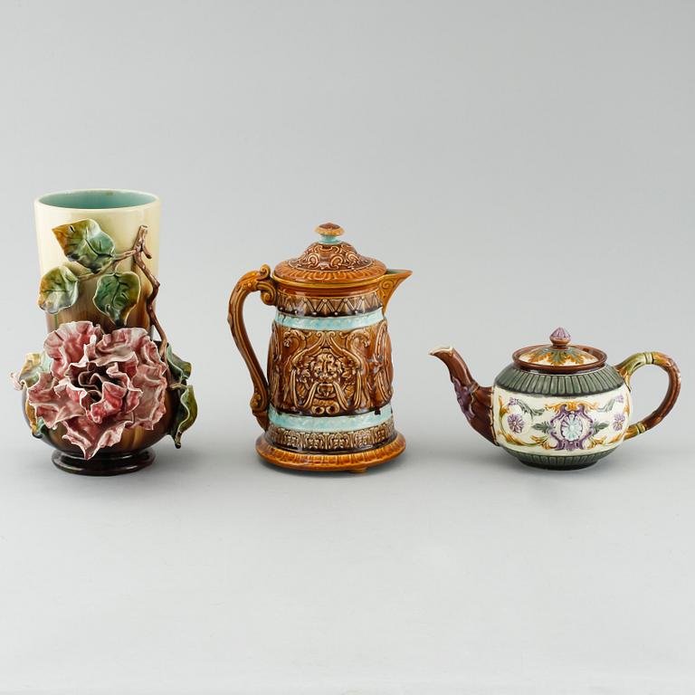 A majolica teapot, jug and vase from Rörstrand and Gustavsberg, around turn of the century 1900.