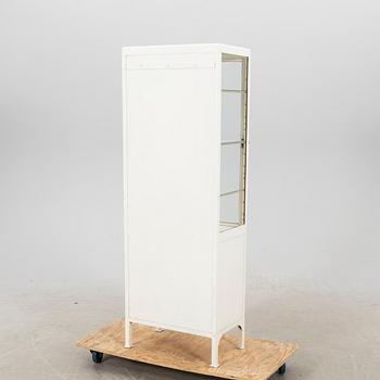 Läkarskåp mellaneuropa 1900.-talets mitt.