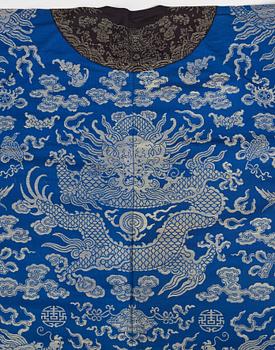 A Chinese robe, late Qing dynasty, circa 1900.