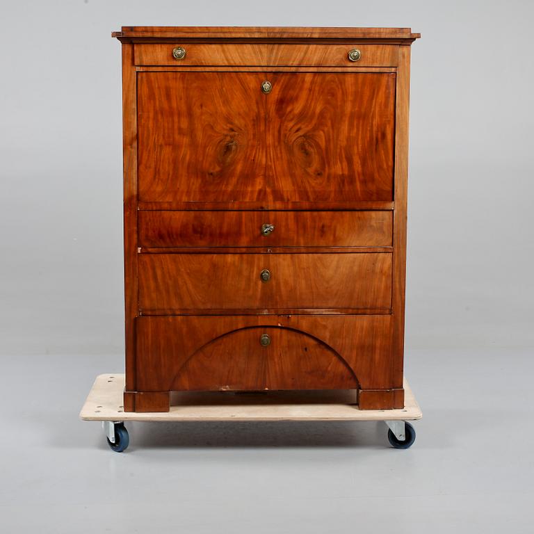 CHIFFONJÉ, Karl Johan, 1800-talets första hälft.