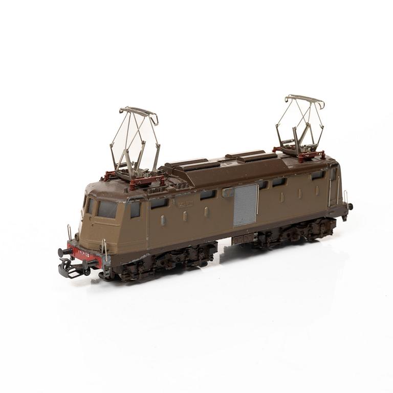 Märklin, locomotives, 7 pcs, railbus, 2 parts, as well as cars, 7 pcs, Germany.