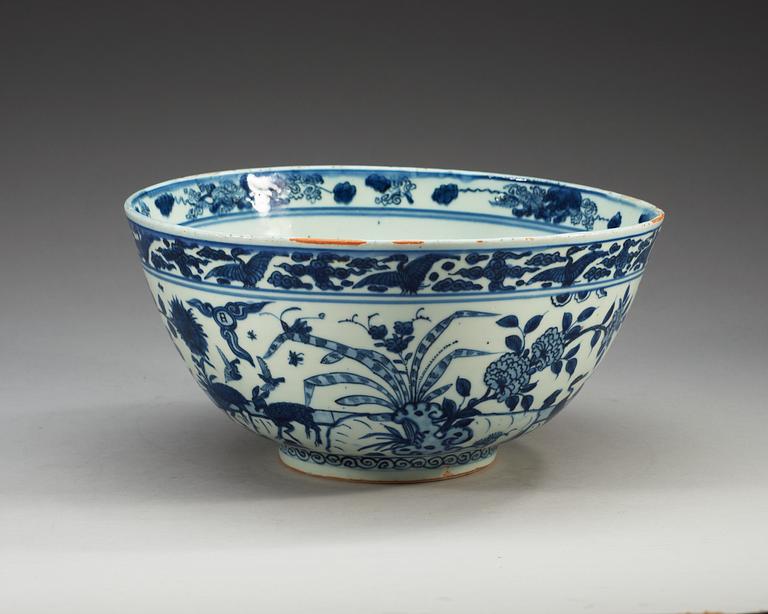 A blue and white bowl, Ming dynasty, Wanli (1573-1620).