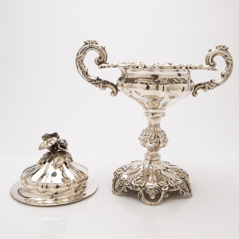 Sugar bowl with lid, silver, Christopher Creutz, Stockholm, 1857.