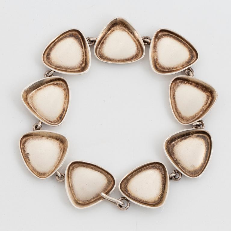 WA Bolin silverarmband med grön emalj.