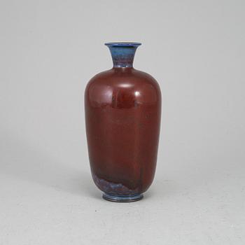 BERNDT FRIBERG, a stoneware vase, Gustavsberg studio, Sweden.