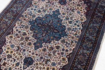 Carpet, Isfahan, 200 x 125 cm.