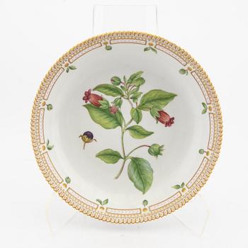 Skålfat "Flora Danica" Royal Copenhagen  porslin  1937.