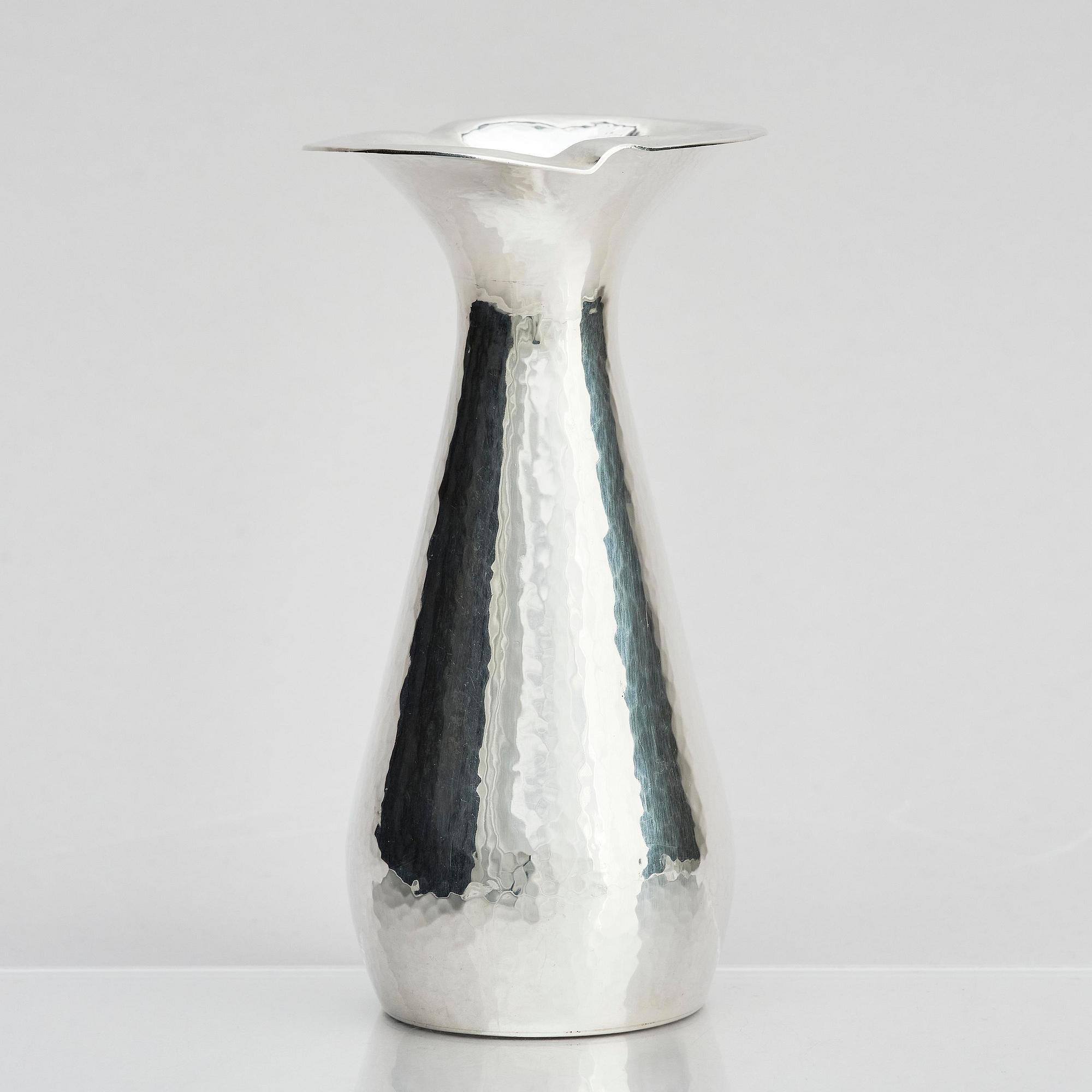 a sterling silver vase, Stockholm 1978.
