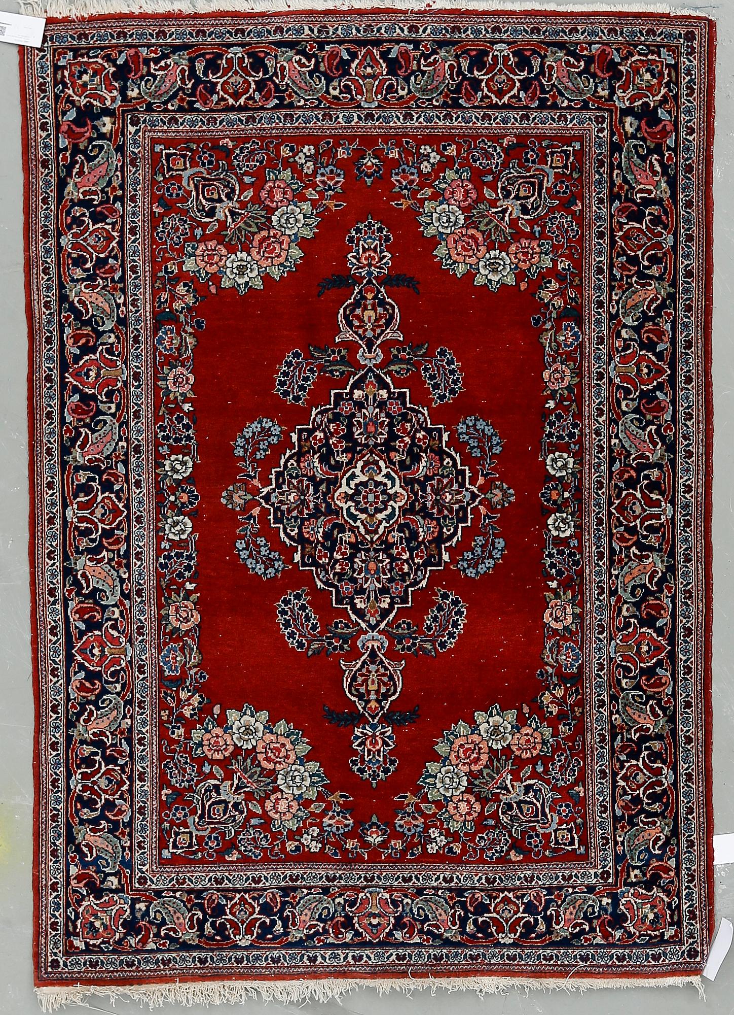 MATTA, old/semiantik Ghom. Ca 153x106 cm.