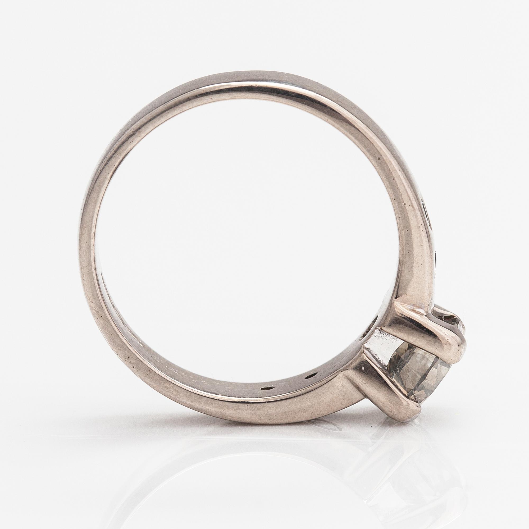 Ring, 14K vitguld, diamanter ca 1.49 ct tot. Jan Böckerman, Helsingfors 2018.