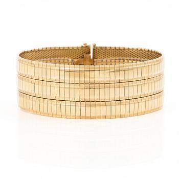 18K gold bracelet.