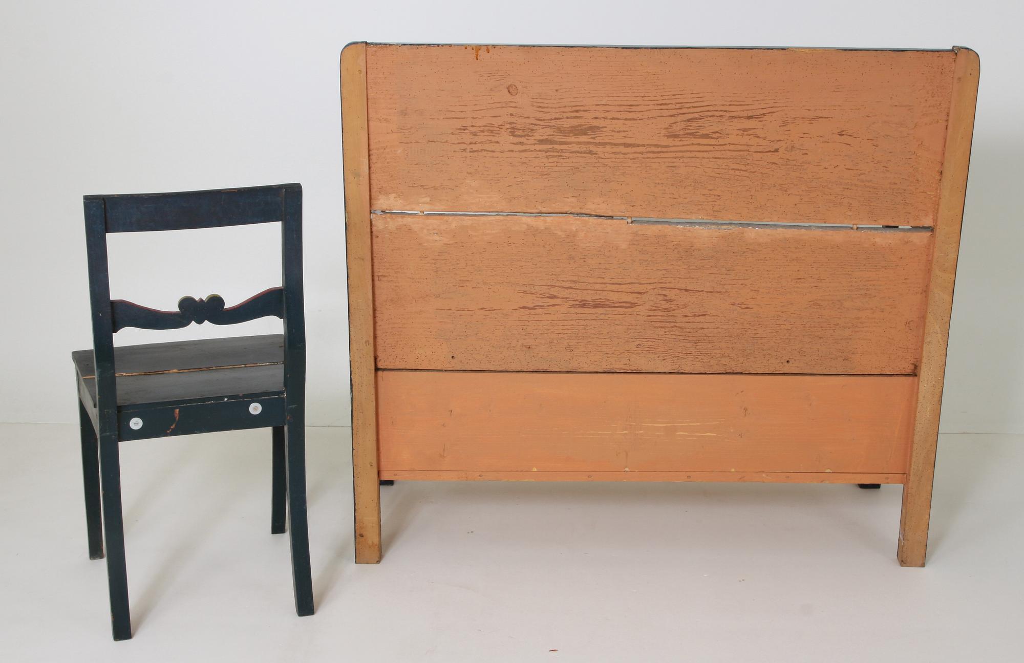 SOFFA MED STOL, 2 delar. Allmogestil.