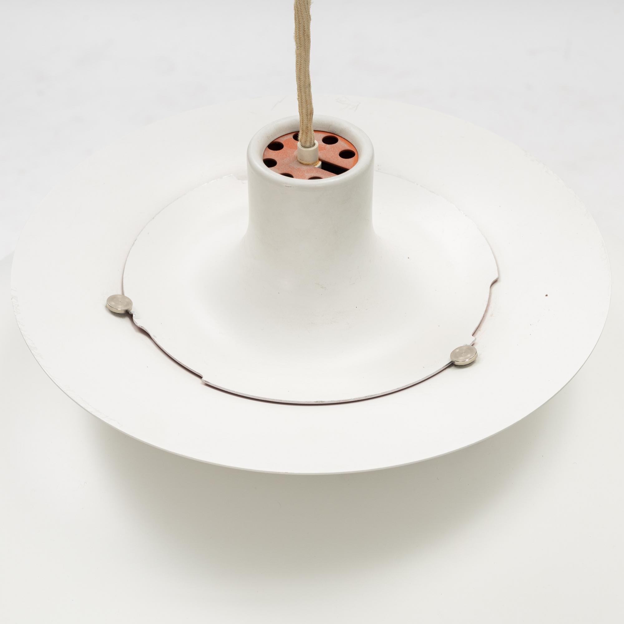 Poul Henningsen, taklampa, "PH 5", Louis Poulsen, Danmark.