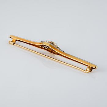 BROSCH, 18K guld samt platina med odlade små pärlor samt fasettslipade diamanter, importstämplad. Vikt 6,2 gram.