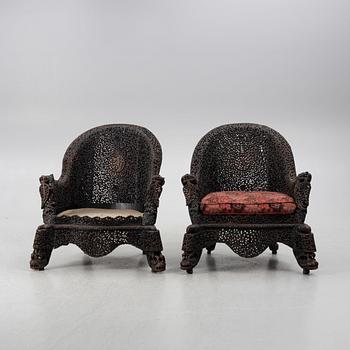 Fåtöljer, ett par, hardwood, Thailand, 1900-tal.