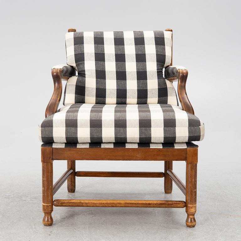 Karmstol sk Gripsholms-fåtölj, 1900-talets första hälft.