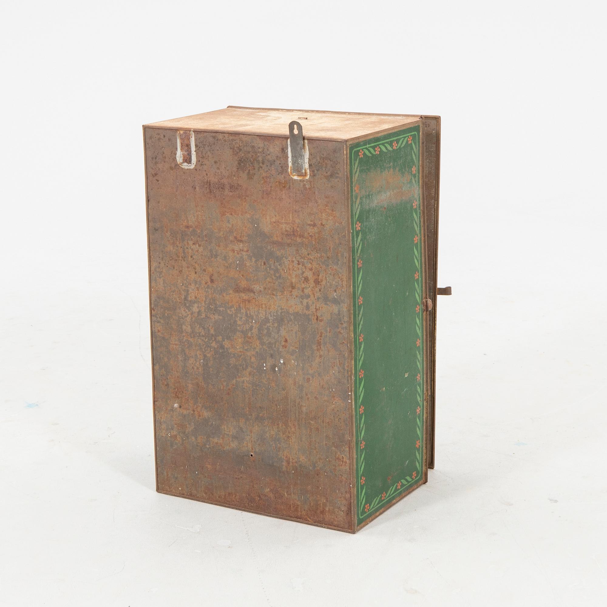 Plåtskåp "Thule" tidigt 1900-tal målad plåt.