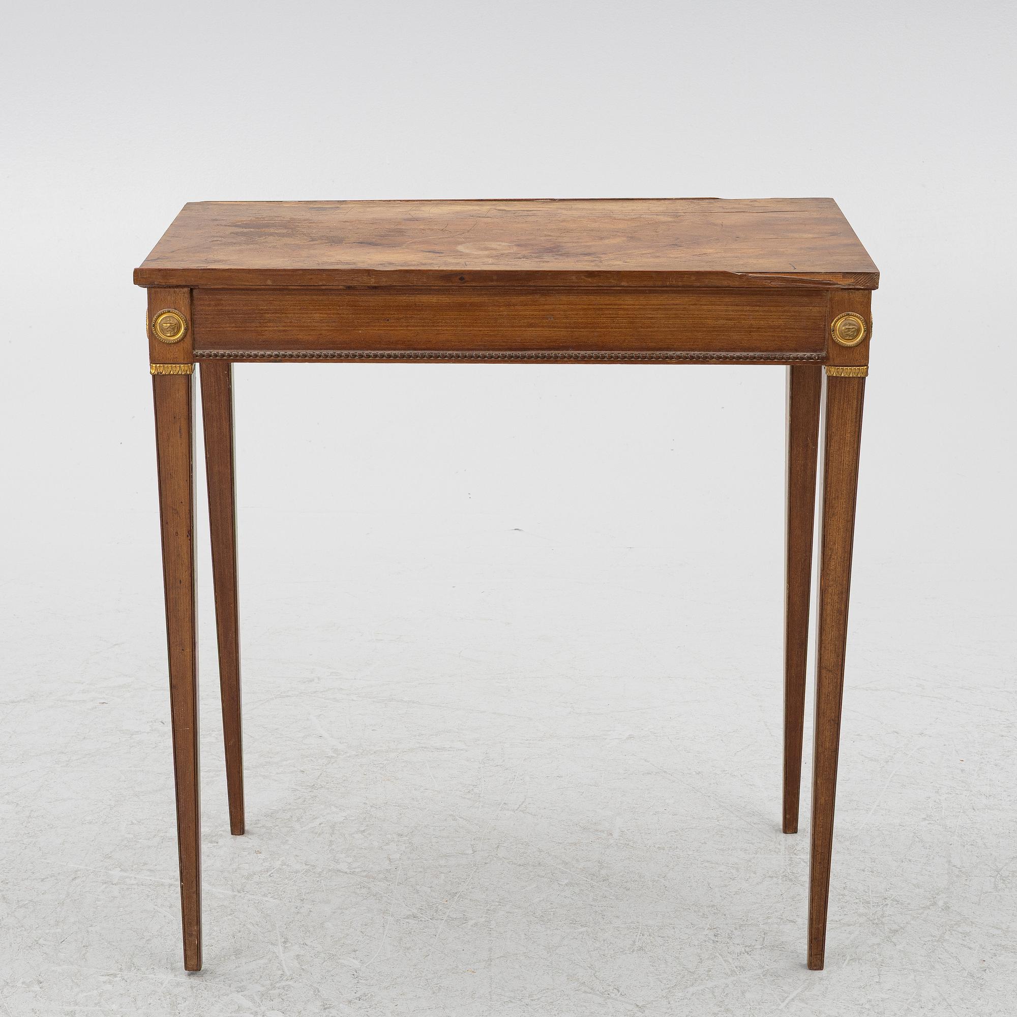 A late Gustavian table, circa 1800.