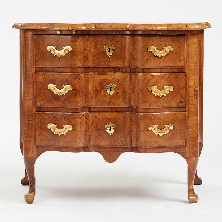 A Swedish late Baroque commode by Johan Hugo Fürloh (master in Stockholm 1724-1745).