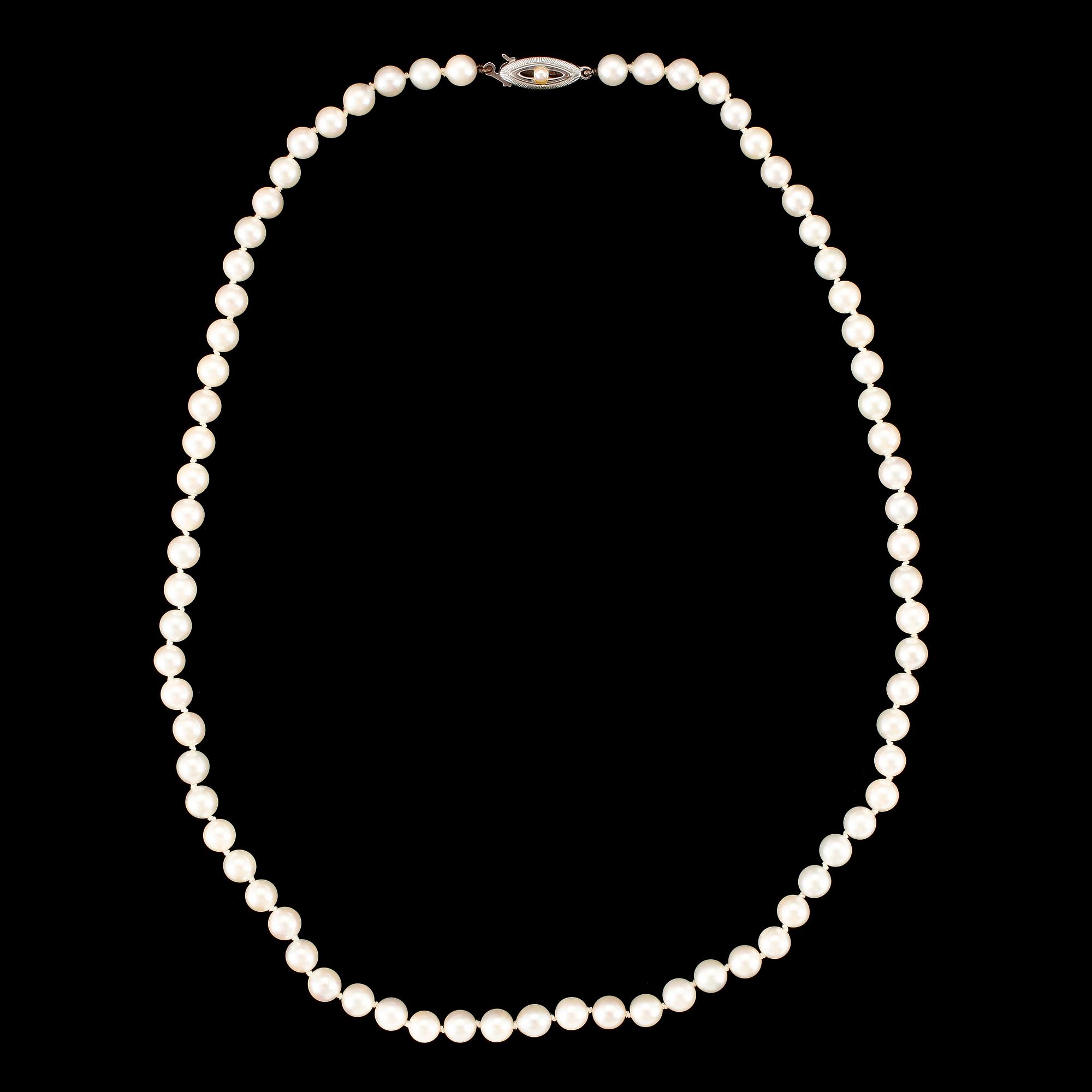 COLLIER, pärlor, odlade saltvattens pärlor med lås i silver.