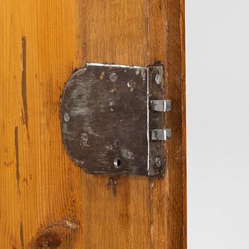 Skåp, senbarock, 1700talets första hälft.