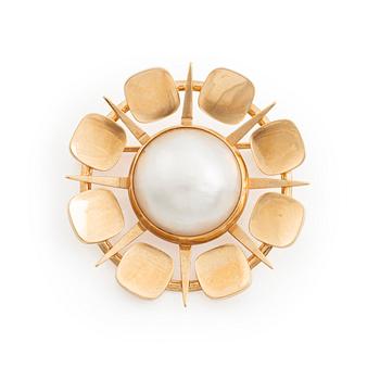 50. Arvo Saarela, Arvo Saarela, an 18K gold and half pearl brooch, Enköping 1965.