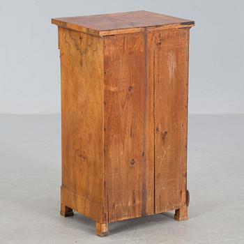 POTTSKÅP, 1800-tal.