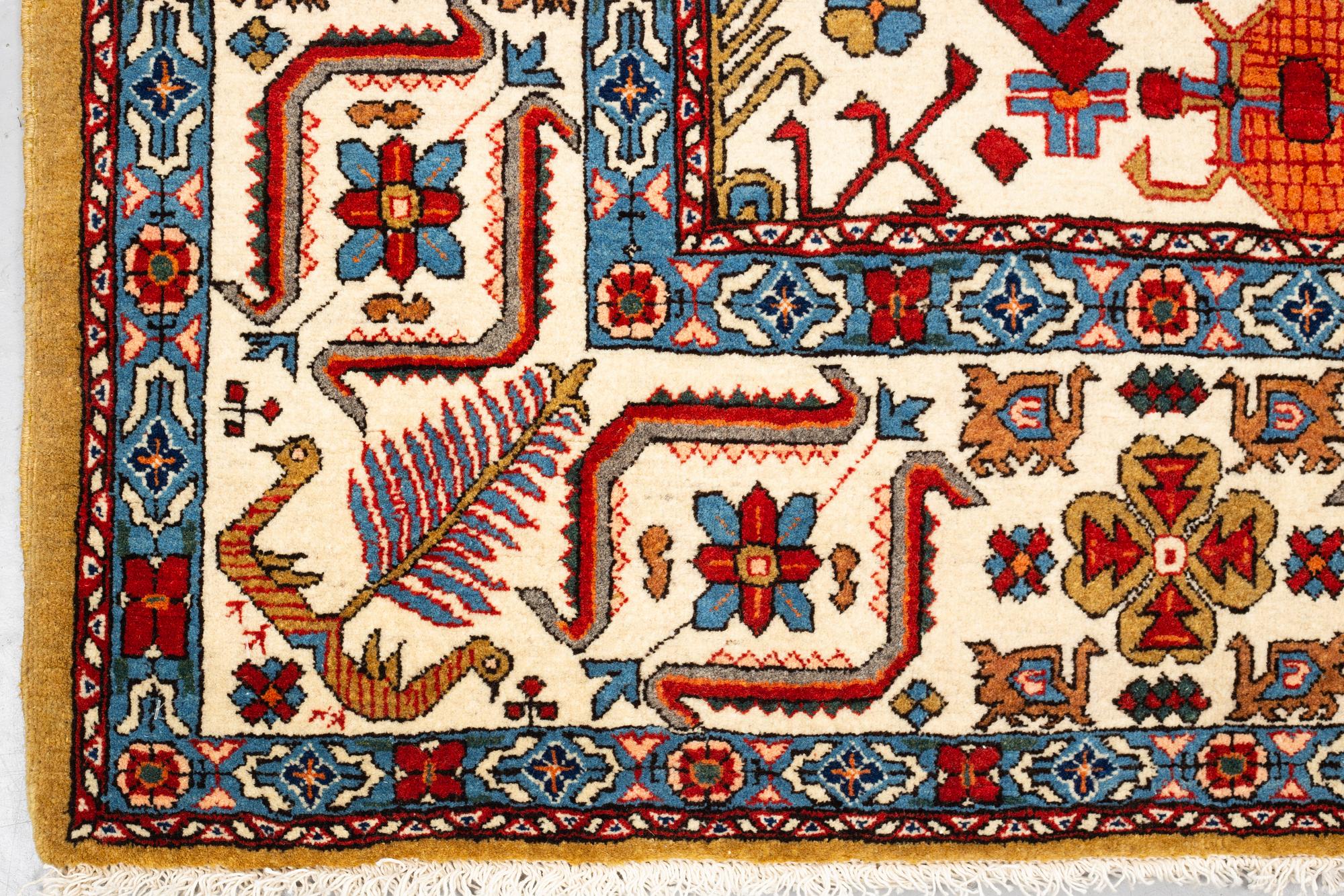 Matto, semi-antique Qum, ca 342,5 x 222 cm.