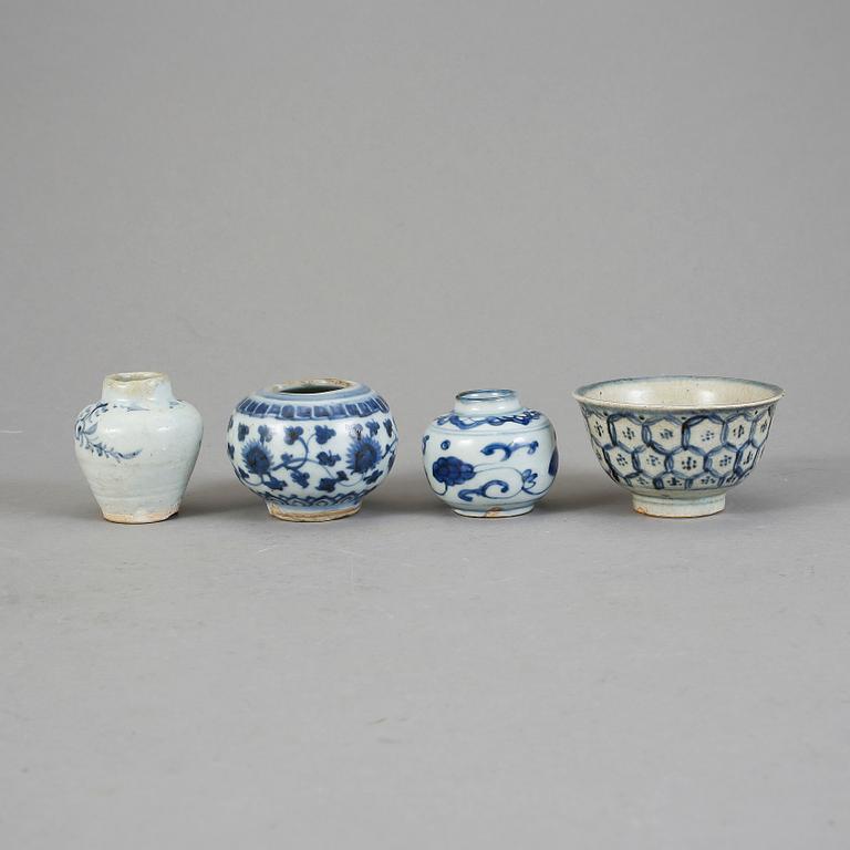 PARTI PORSLIN, fyra delar, Kina. Mingdynastin (1368–1644).