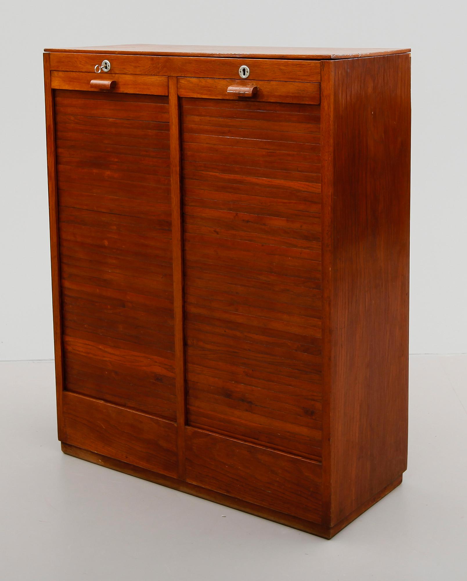 DOKUMENTSKÅP, 1900-talets mitt.