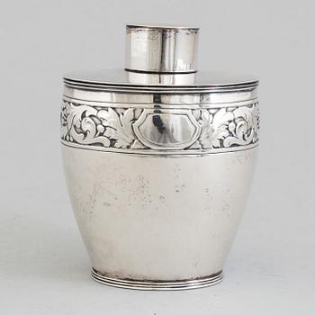 A Danish Art Nouveau silver tea caddy, maker's mark KOH, Copenhagen, 1913.