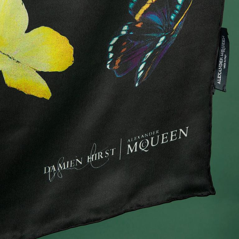 SCARF, ALEXANDER MC QUEEN.