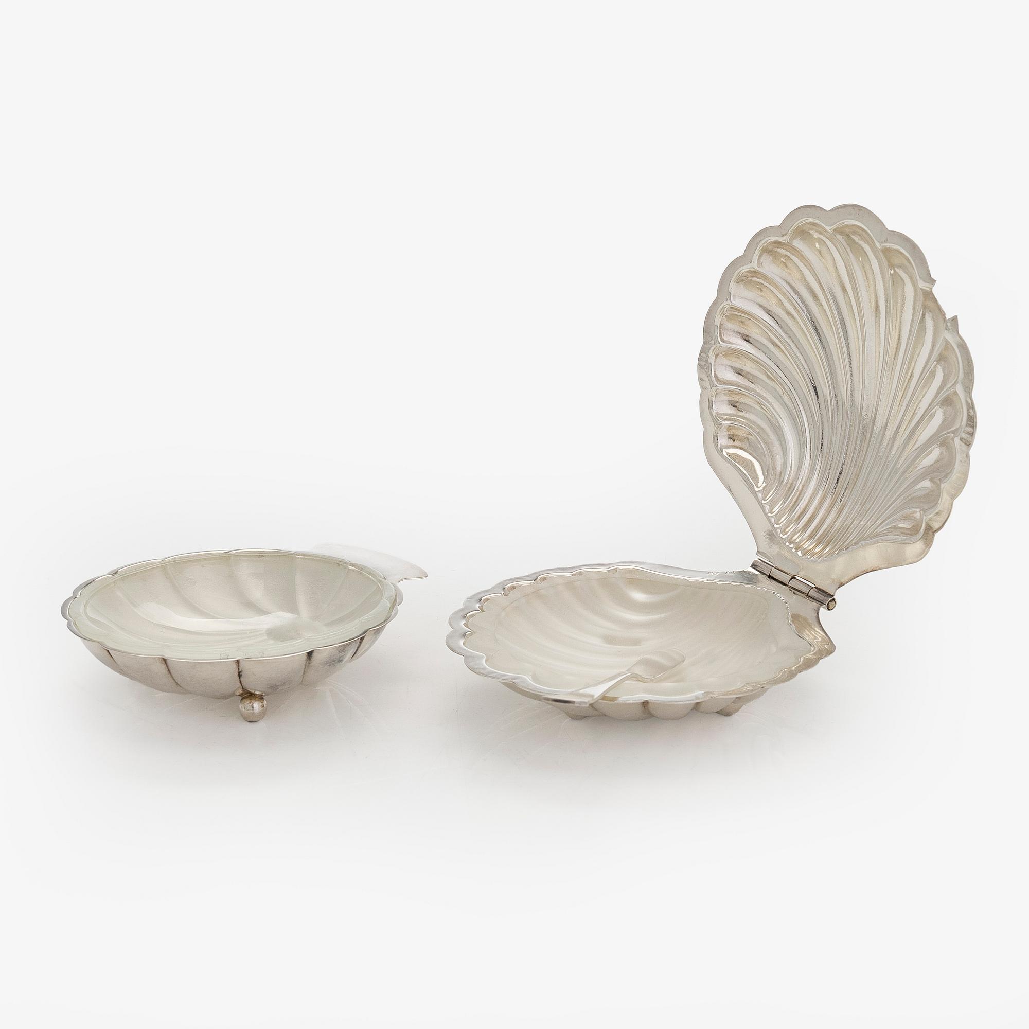 Osterimaljoja 12 kpl, hopeaa ja lasia. Auran Kultaseppä Turku 1959.