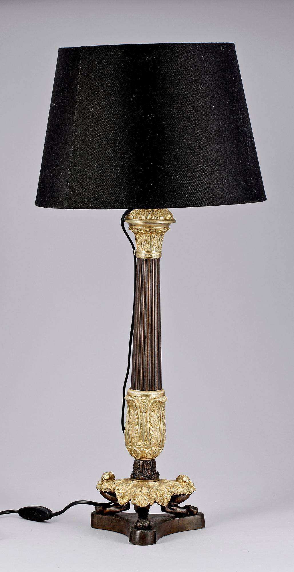 BORDSLAMPA, empirestil, delvis brons, 1900-talets början.