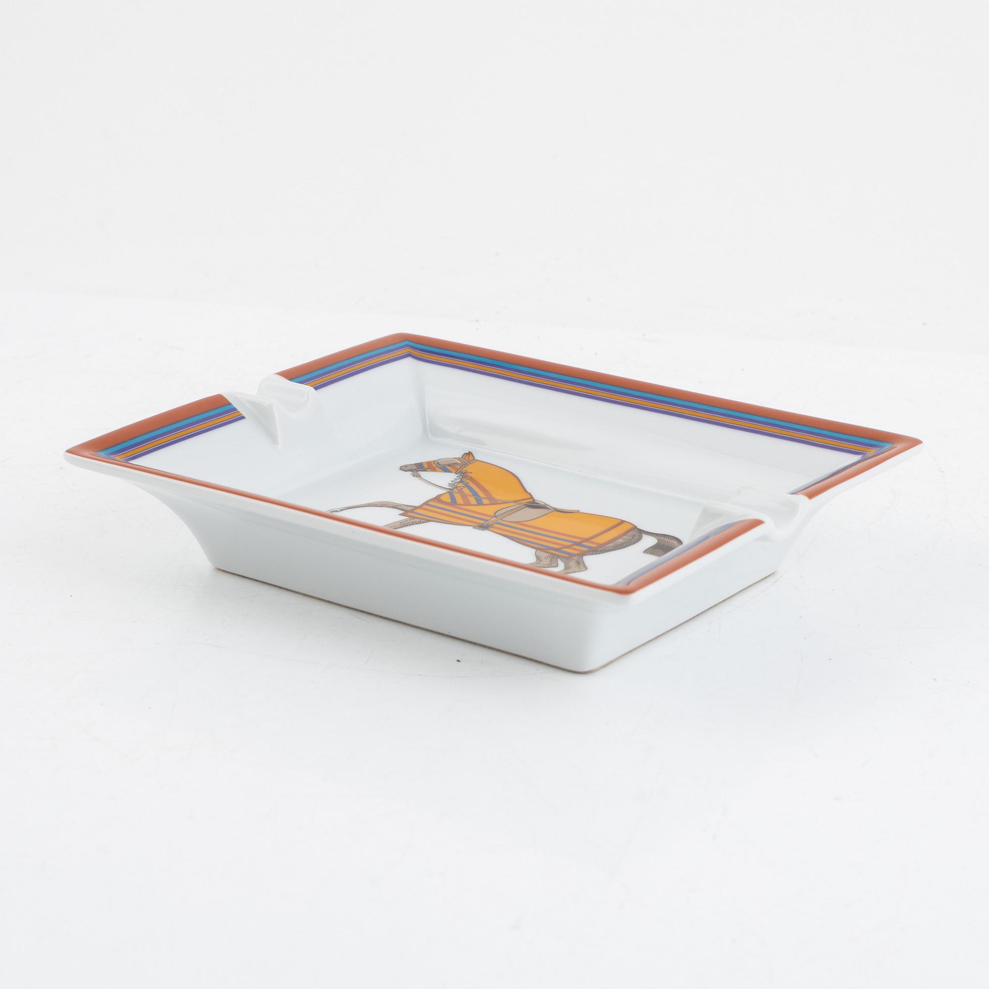 Hermes, askfat, porslin.