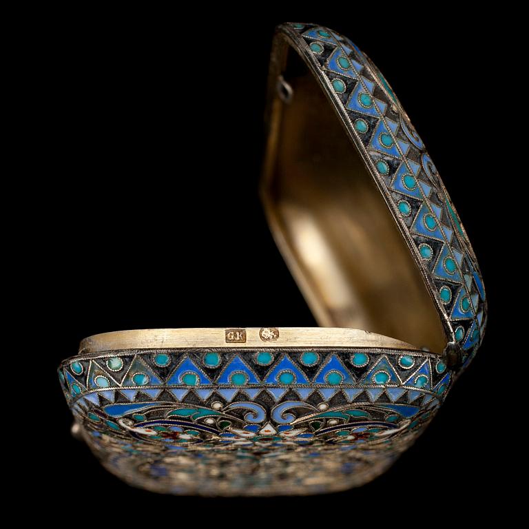 DOSA, silver med cloisonné emalj, Gustav Klingert, Moskva, Ryssland 1880-tal.