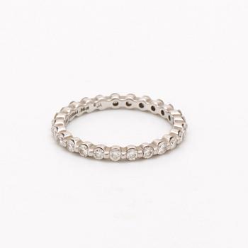 Full eternity band, platinum, 25 brilliant-cut diamonds 0.98 ct F-G VS1-2, James Allen ref 235044.