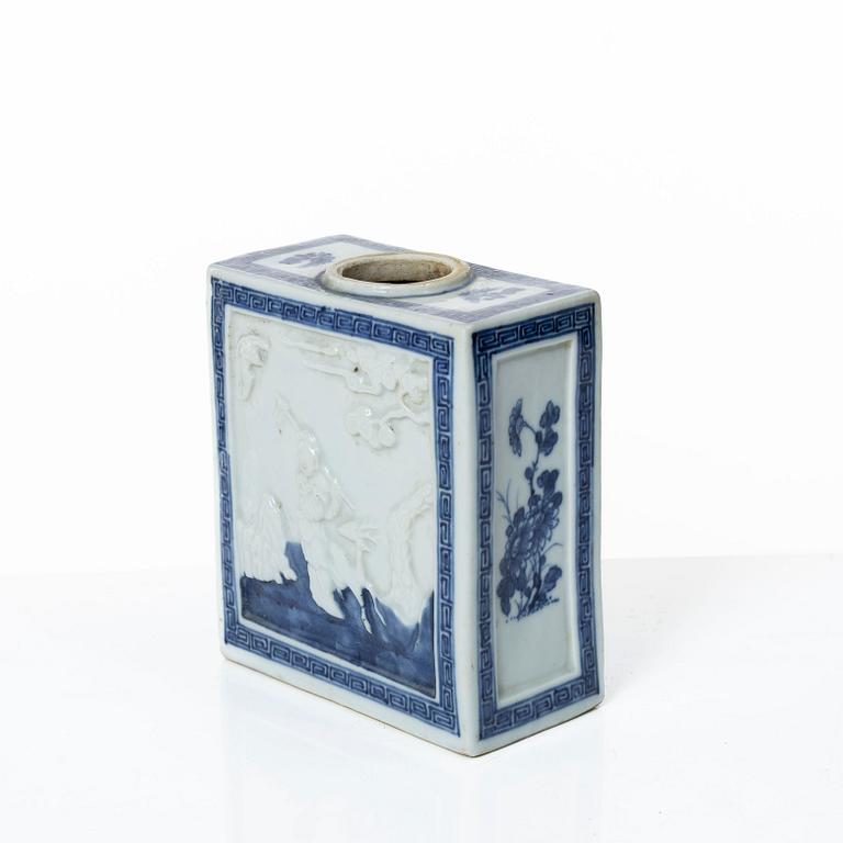 Tedosa, porslin. Qing dynastin, 1800-tal.