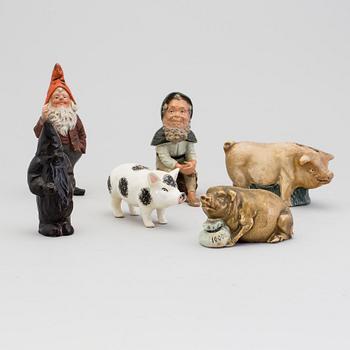 A lot of six pottery figurines 19/20th century.