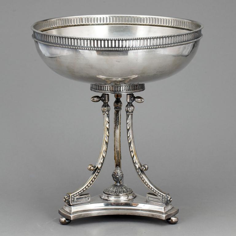SKÅL PÅ FOT, nysilver, CG Hallberg, sengustaviansk stil, 1900-talets första hälft.