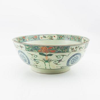 A famille verte punch bowl, Qing dynasty, 18th Century.