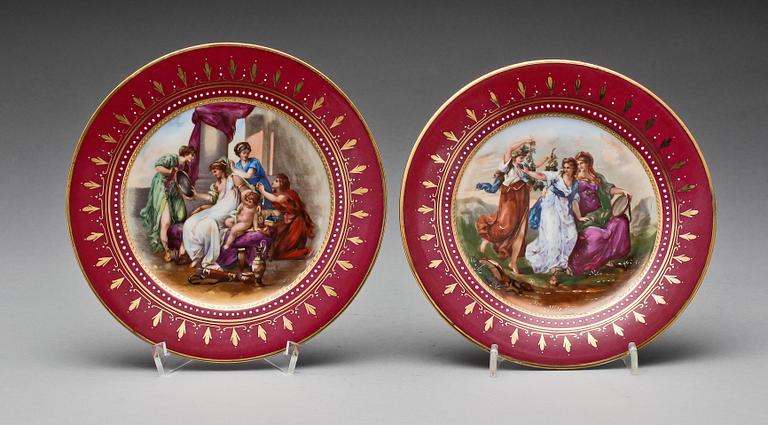 TALLRIKAR, ett par, porslin. Wien, 1800-talets mitt.