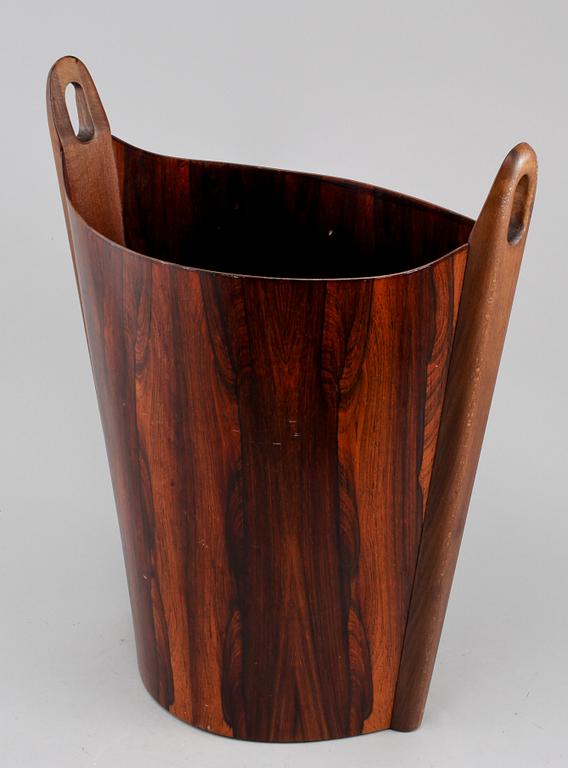 PAPPERSKORG, P.S. Heggen, Nordfjordeid, Norge, 1900-talets tredje kvartal.