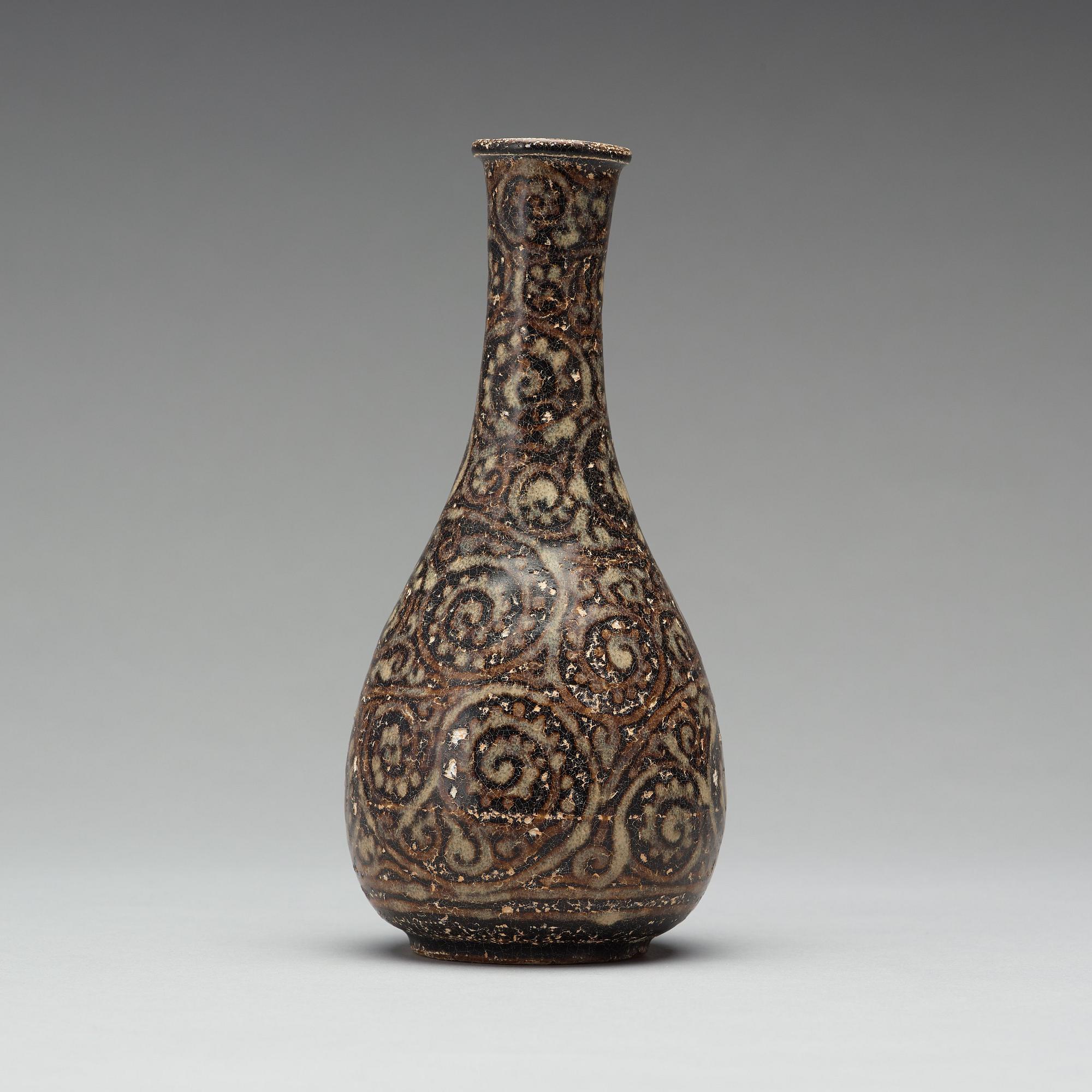 VAS, keramik. Troligen Songdynastin (960-1279).