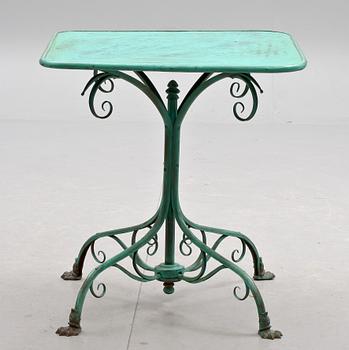 TRÄDGÅRDSBORD, järn. 1900-talets slut.