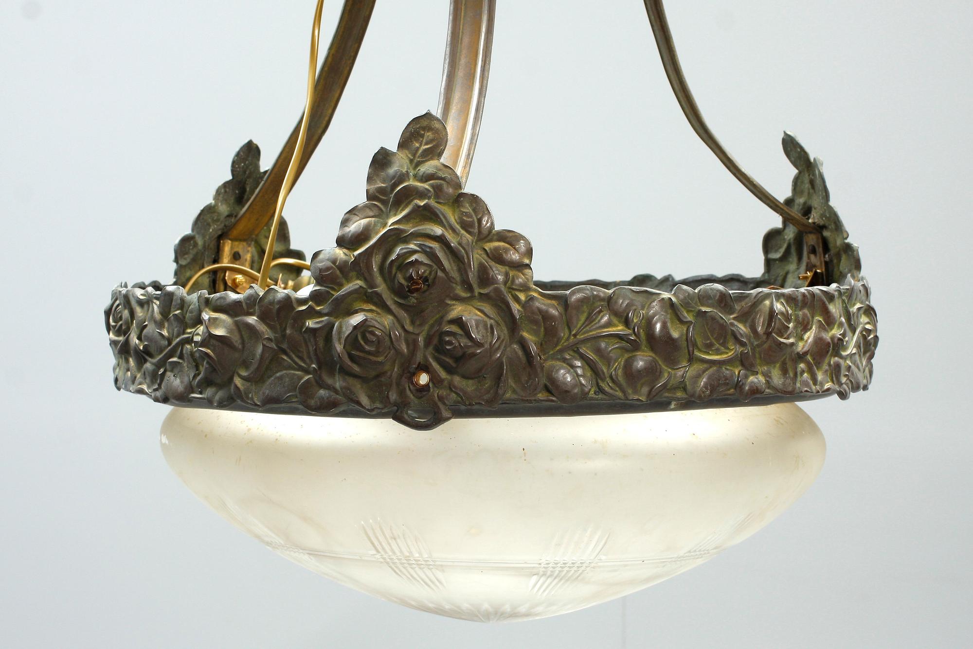 TAKLAMPA, jugend, 1900-talets början, troligen Böhlmarks. H 100.