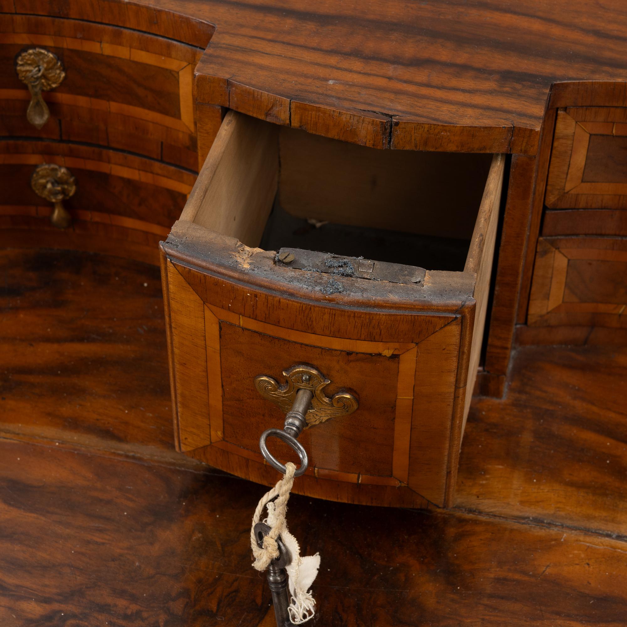 Bureau, late Baroque, 18th century.