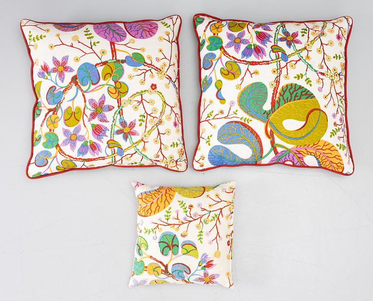 Cushions, 3 pcs, in fabric from Svenskt Tenn.